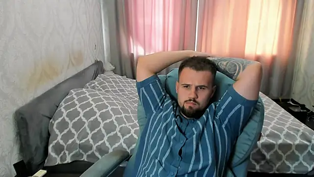 Vladik_b Webcam-Show