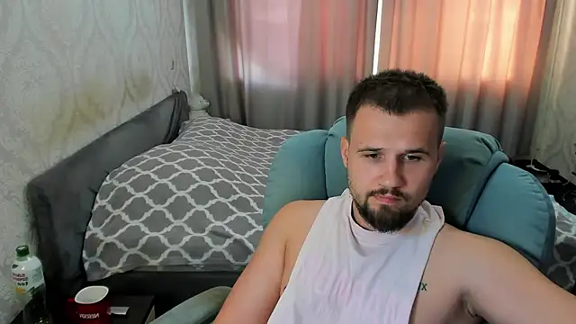Vladik_b Show in webcam