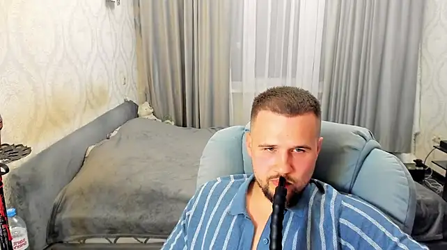 Pertunjukan Kamera Web Vladik_b
