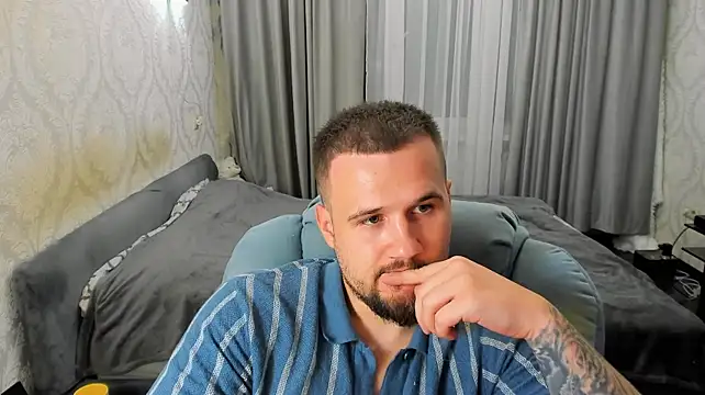 Vladik_b Webcam Show