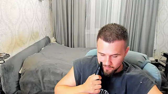 Vladik_b Adlı Modelin Web Kamerası Şovu