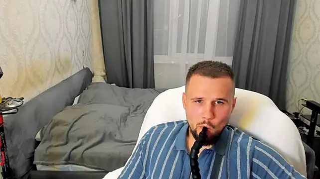 Vladik_b Show Webcam