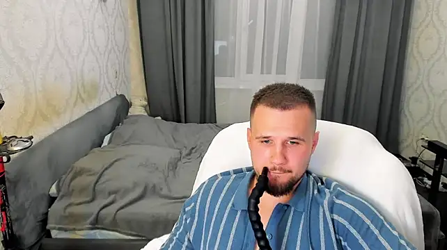 Pokazy przed kamerką – Vladik_b