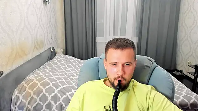 Vladik_b Pertunjukan Webcam