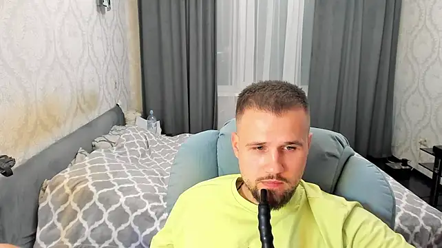 Vladik_b 在線直播表演