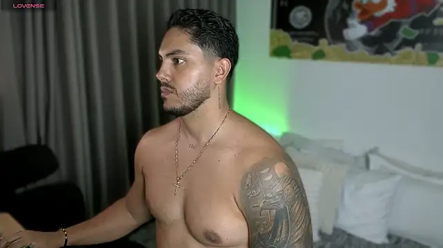 owen-pierces' Webcam Show