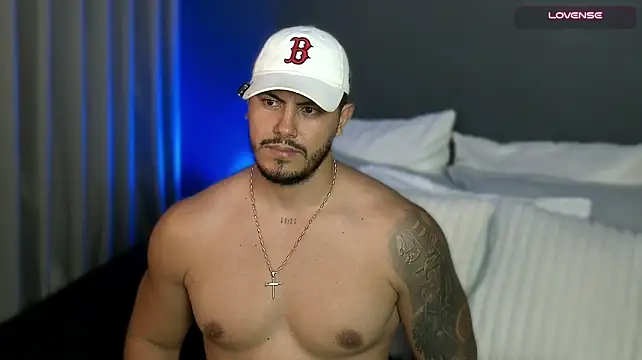 owen-pierces webcam show