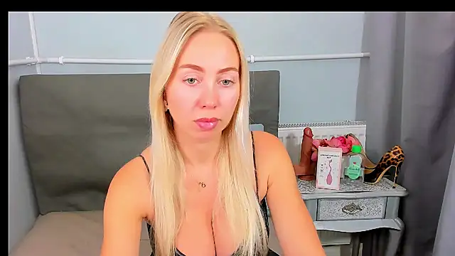 MargaritaRose Chat XXX in diretta