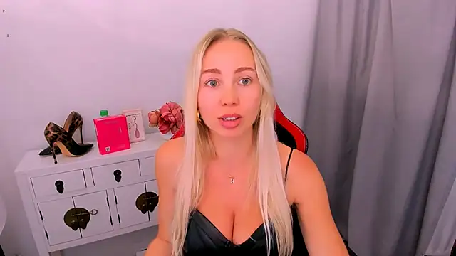 MargaritaRose live XXX chat