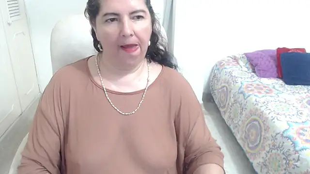 leonela_69のライブXXXチャット