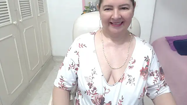 leonela_69 现场XXX聊天