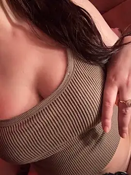 YaraQueen 现场XXX聊天