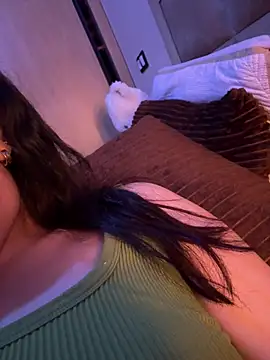 YaraQueen লাইভ XXX চ্যাট