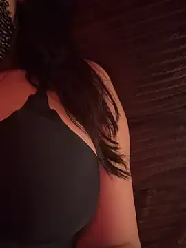 צ'אט XXX בשידור חי של YaraQueen