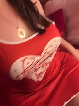 YaraQueen live XXX chat