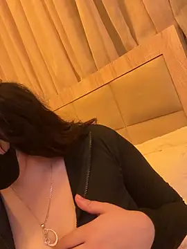 Chat XXX en directo de YaraQueen