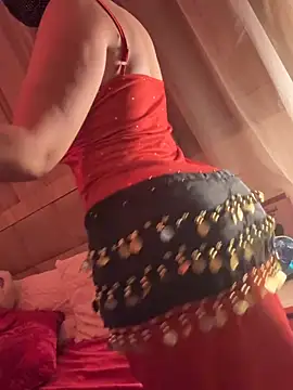 Yaraa7 Show in webcam