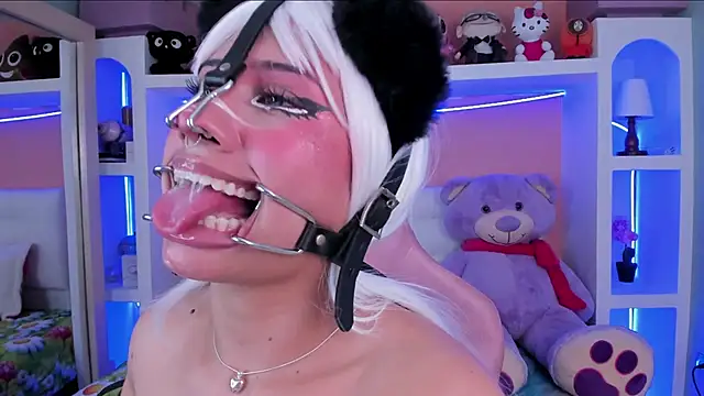 Show modela miss___megan na web-kameri