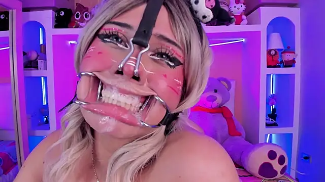 غرفة دردشة miss___megan المباشرة