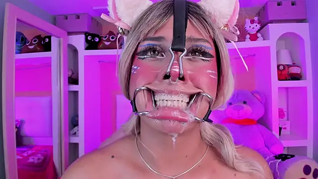 miss___megan Show Webcam