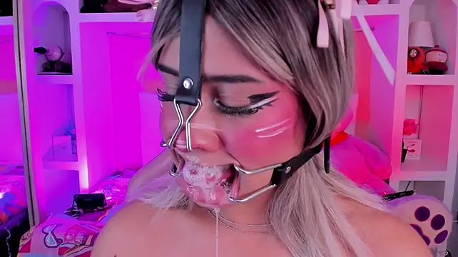 miss___megan Show in webcam
