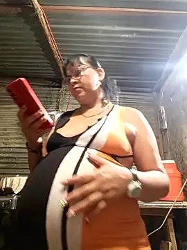 Dirty_Pregnant_Mommy Adlı Modelin Canlı XXX Sohbeti