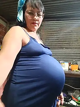 Dirty_Pregnant_Mommy élő XXX-chatje