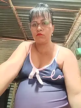 הופעת וובקאם של Dirty_Pregnant_Mommy