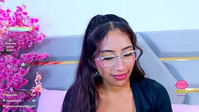 Show de YesyHills na webcam