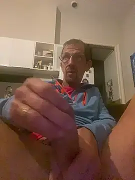 createur34 Show in webcam