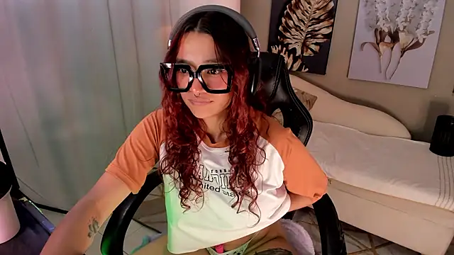 Chat XXX en directo de charlotte_bluee