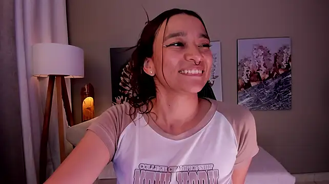 Chat XXX en directo de charlotte_bluee