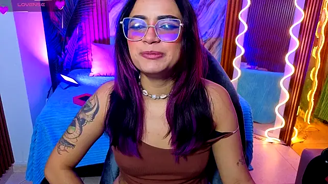 Chat +18 de kristen_tay ao vivo
