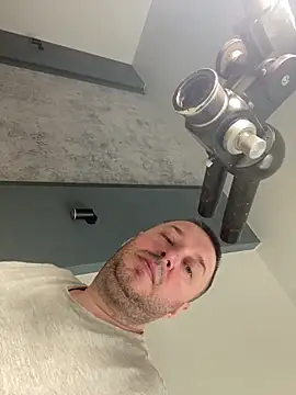 DorianJedayn Webbikameraesitys