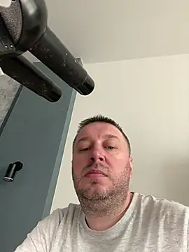 DorianJedayn Webbikameraesitys