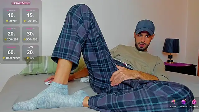 Stachyhornyboy: διαδικτυακό σόου στην κάμερα