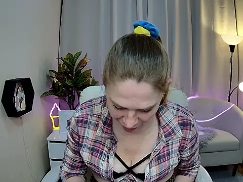 TessaDaybreak's Webcam Show