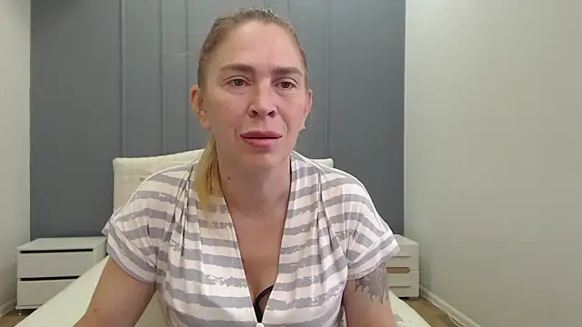 TessaDaybreak's Live XXX Chat