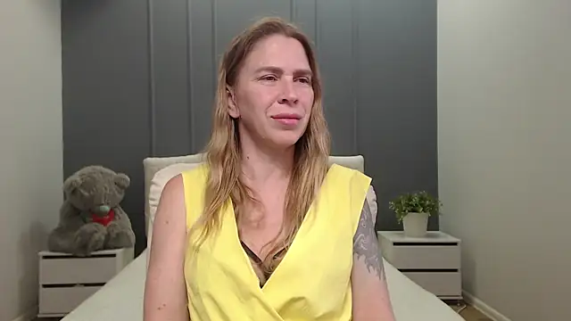 TessaDaybreak webcam show