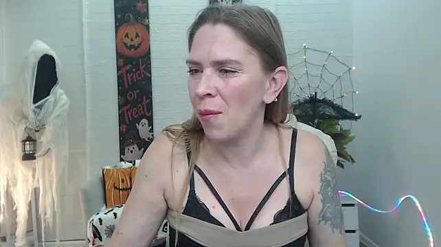 TessaDaybreak's Webcam Show