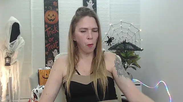 Chat XXX en directo de TessaDaybreak