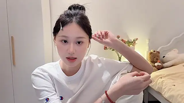 Hu-uzzzZ 在線直播表演