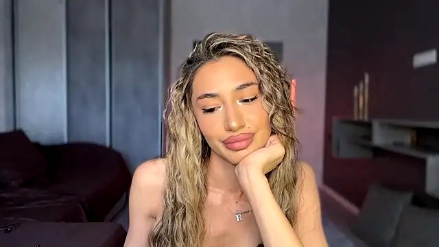Show modela alissadreams na web-kameri