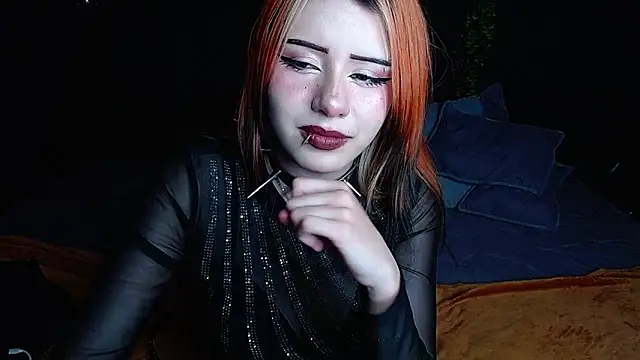 Pokazy przed kamerką – fyreandfox_