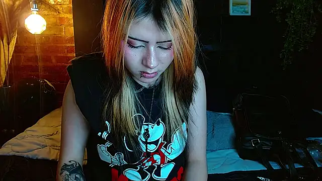 fyreandfox_ webcam show