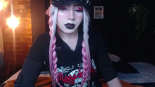 fyreandfox_'s Live Sex Cam Show