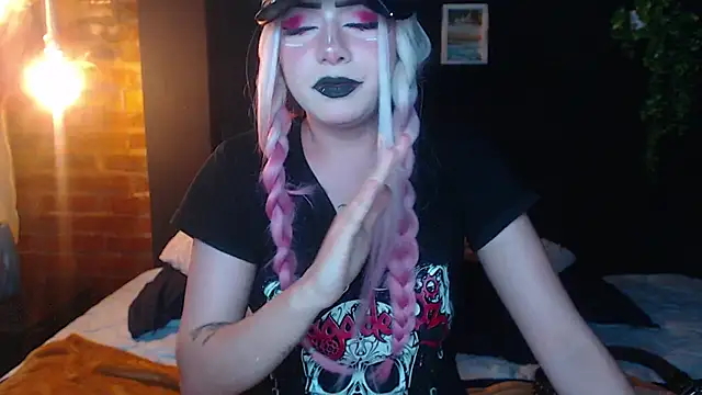 fyreandfox_'s Live XXX Chat