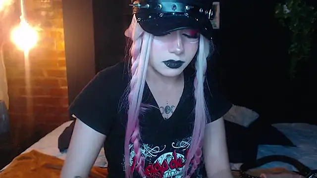 fyreandfox_'s Webcam Show