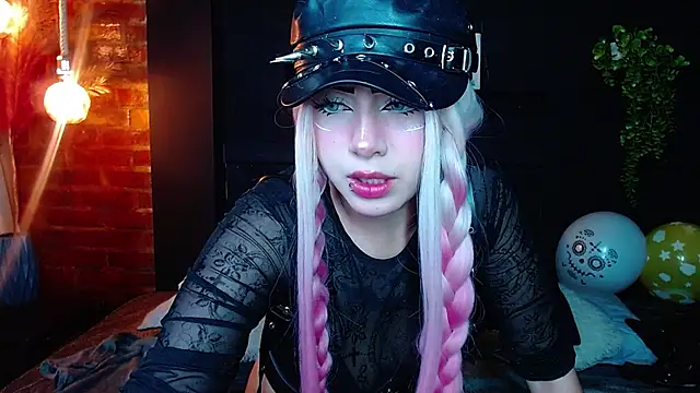 fyreandfox_ webcam show