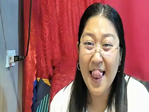 Pokazy przed kamerką – CHUBBY_ANGEL09